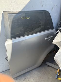 2008 Scion xb doors