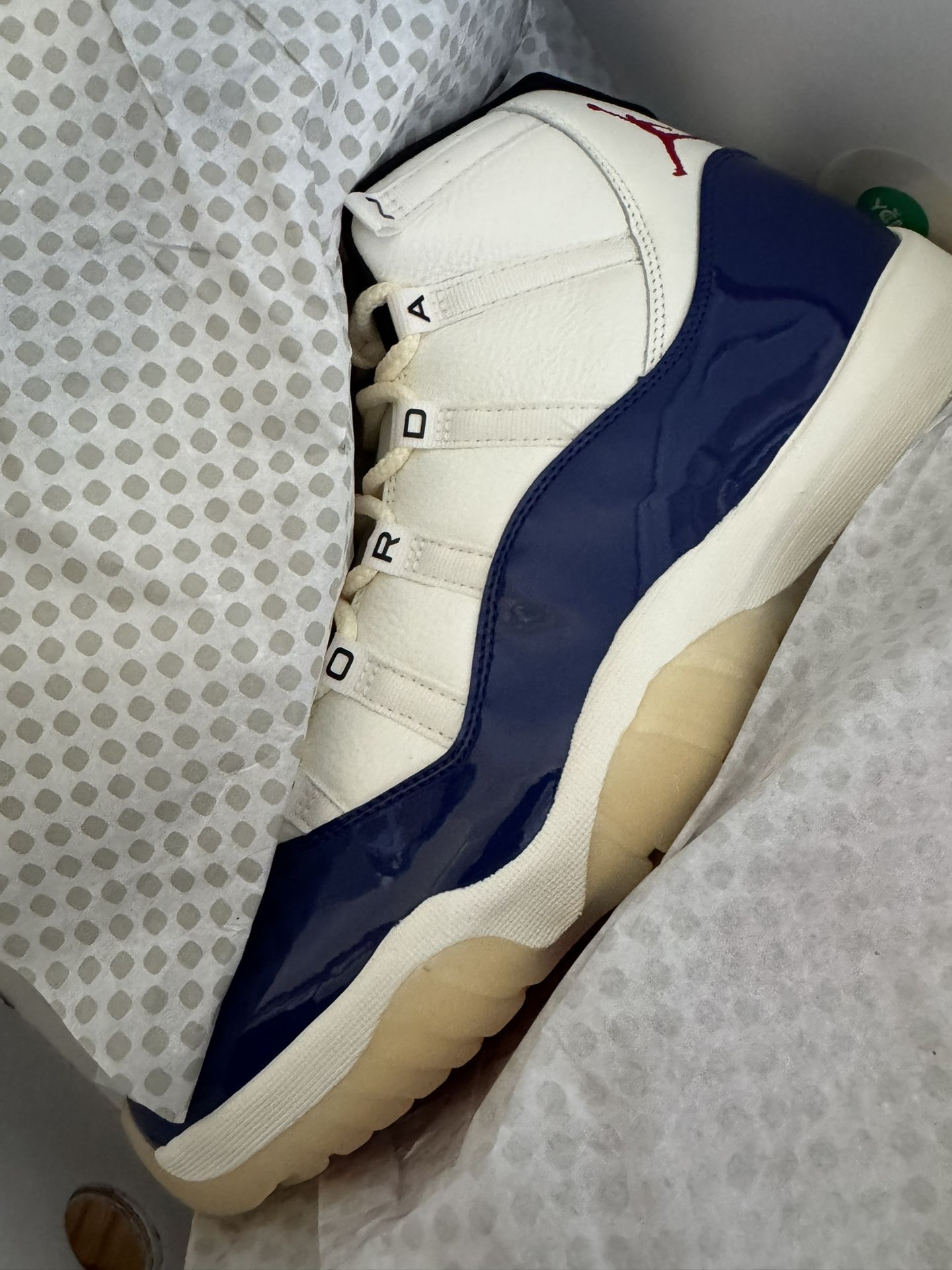 Jordan 11 Retro Rare Air (Size 13)