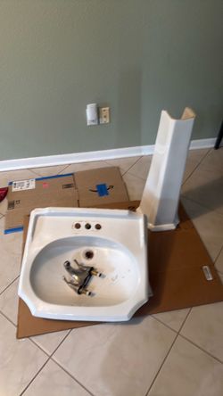 Pedestal sink