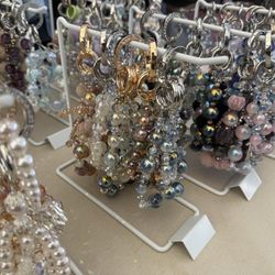 Buying Bulk (100 pcs) cell phone charms