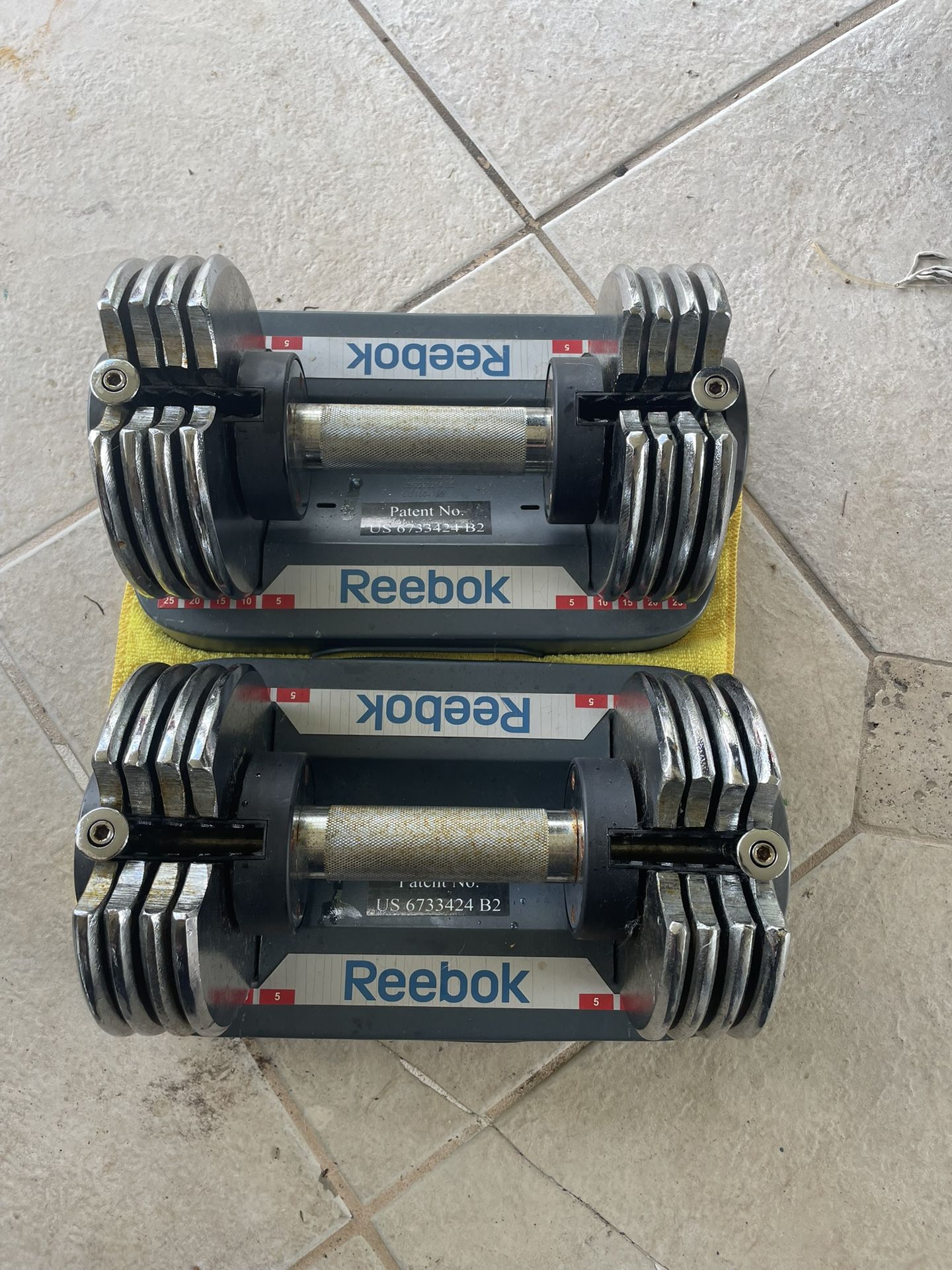 Adjustable Dumbbell 5-25lbs