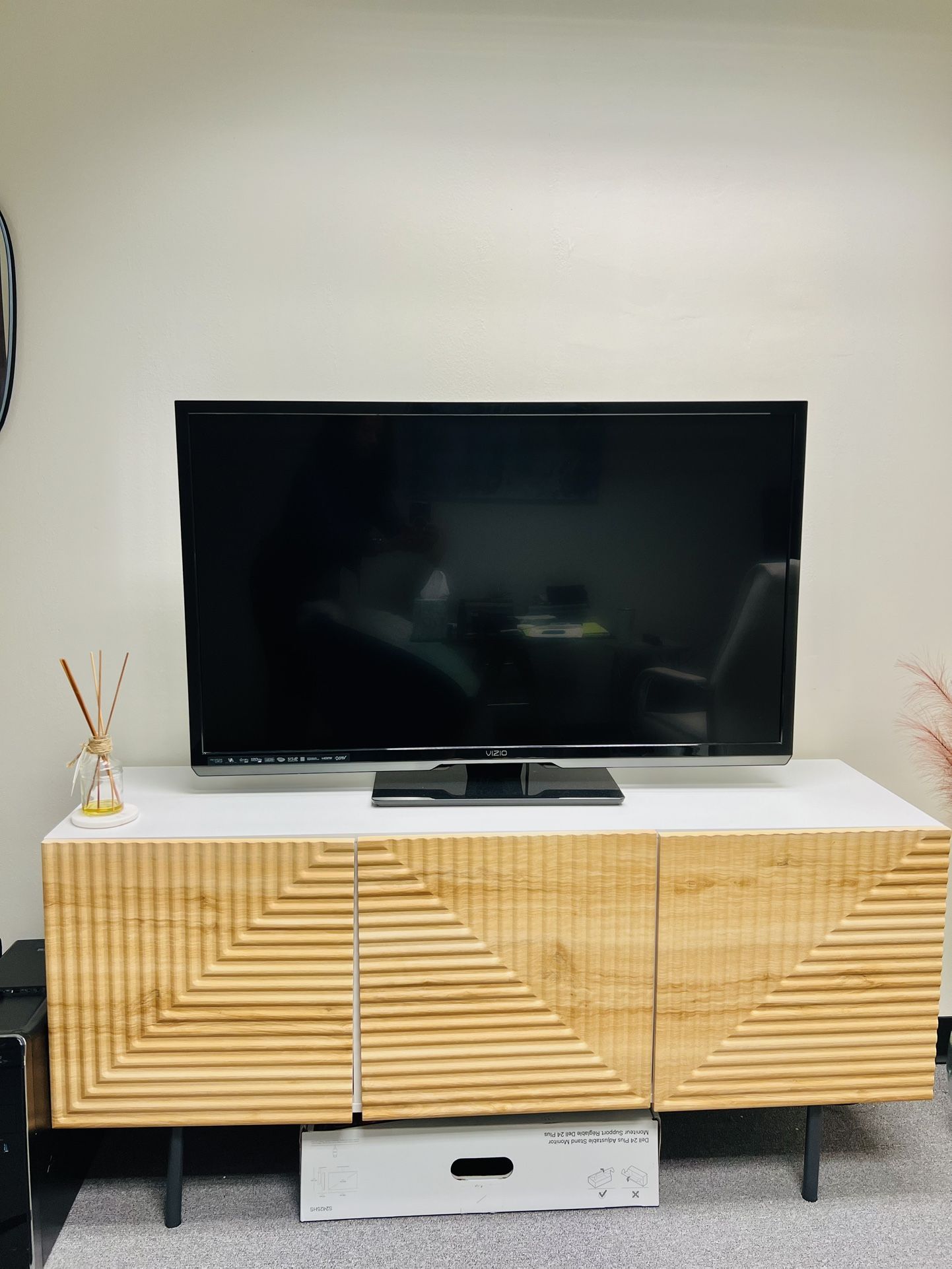 Mid-Century TV Stand & 48” TV