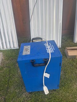 A complete turnkey indoor grow setup is available for sale. All equipment functions properly and shows only minor signs of wear from limited use. What