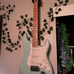 Squier Stratocaster, Daphne Blue