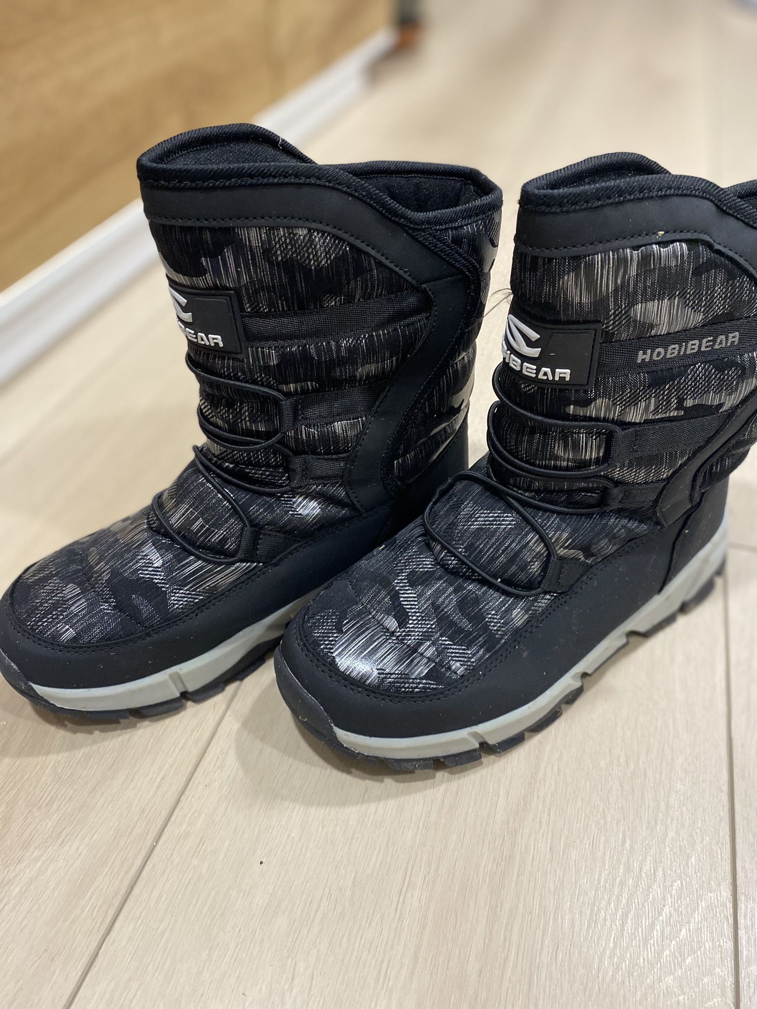 Teens Winter Boots Size 7.5