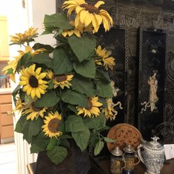 Artificial Flowers With Vase For Decoration 