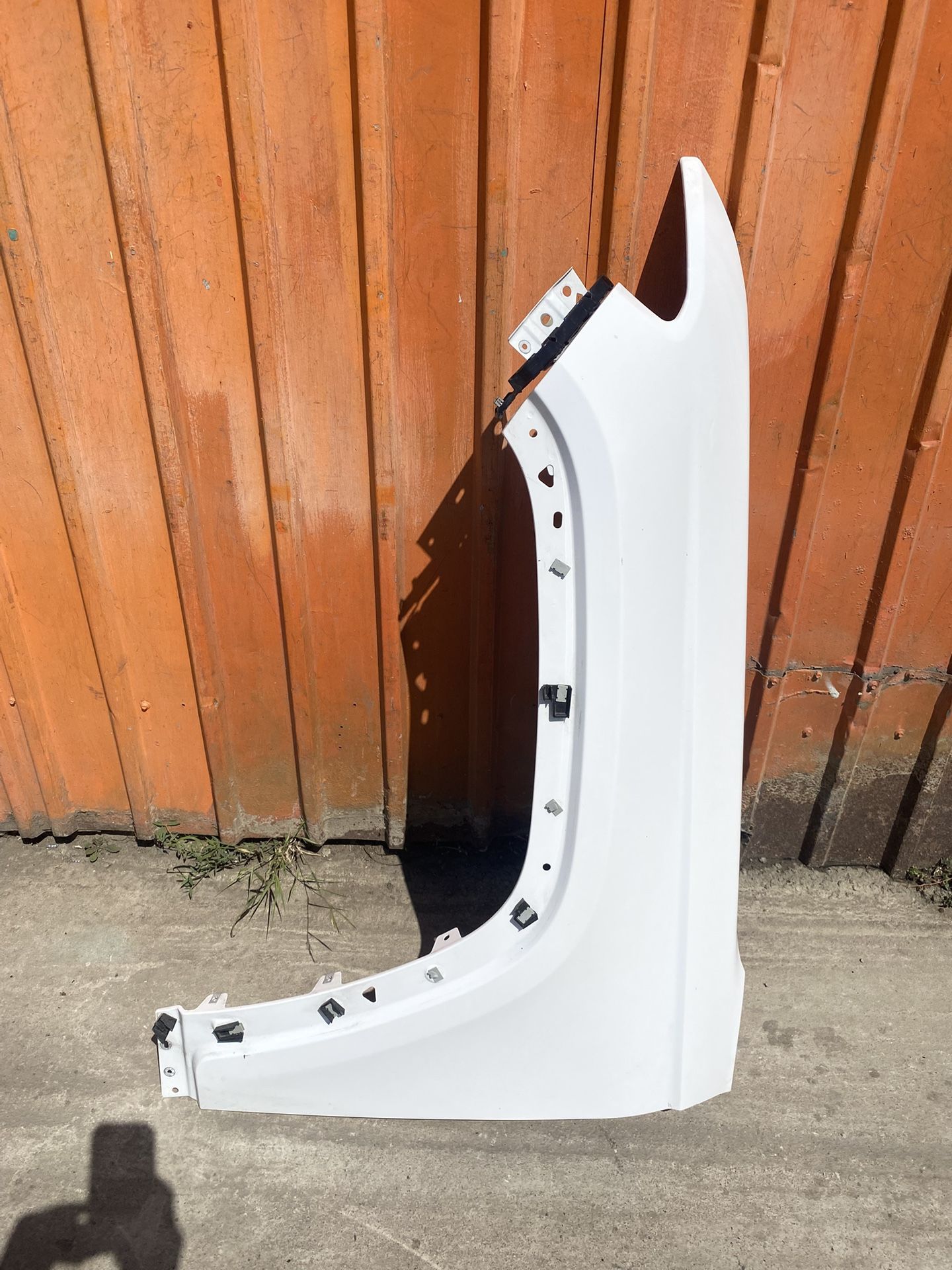 Front Fender Jeep Grand Cherokee. Left Driving Side.  OEM.  2021-2022-2023-2024.  Good condition.