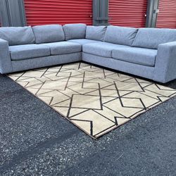 Sectional Couch!! West Elm!! Delivery Available 🚚!! Dimensions: 115 ” x 106” Length x 39” Depth x 33” Height