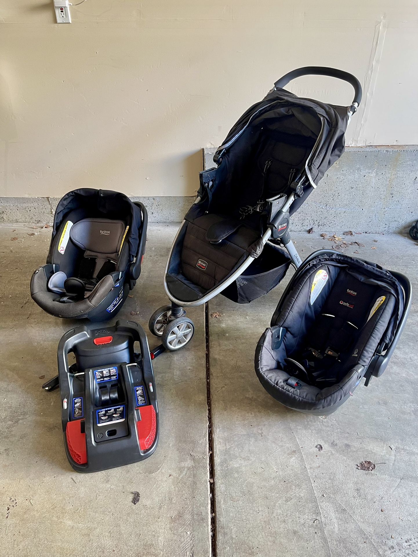 Britax B-agile System baby stroller, 2 compatible car seats, seat base