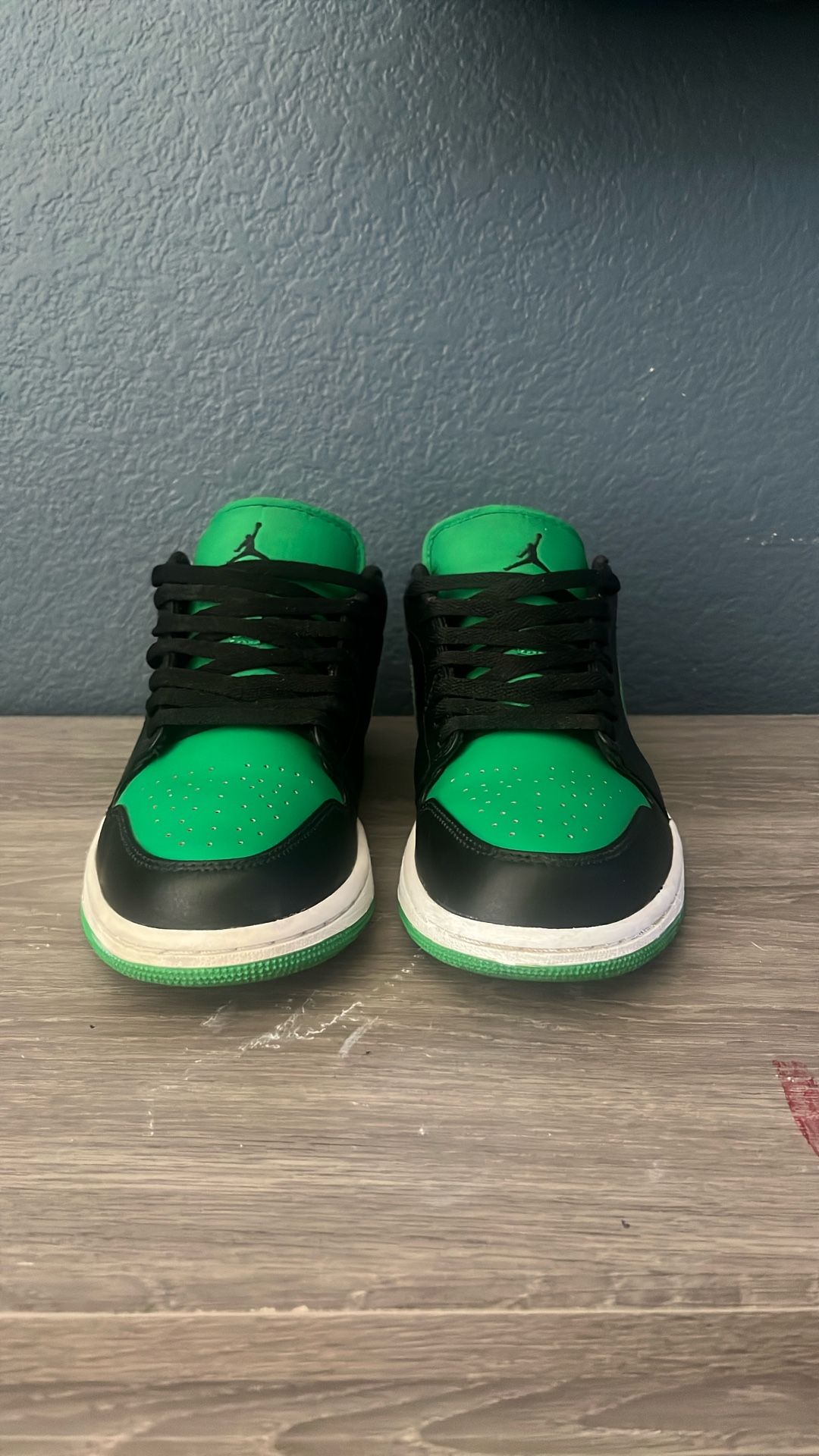 jordan 1 low lucky green size 8.5 mens