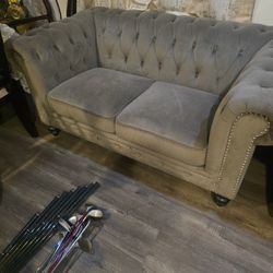 VELVET CHESTERFIELD DESIGN LOVESEAT (SOFA)