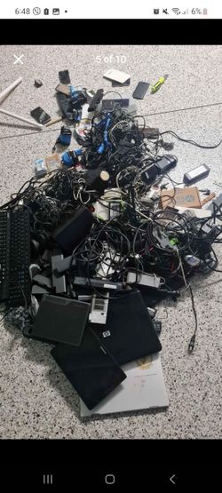 BUNDLE DEAL: Laptop batteries, chargers, electronics phones for parts, ram, hard drives, keyboards++