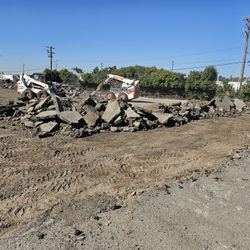 Bobcat Demo.grading.dirt Works