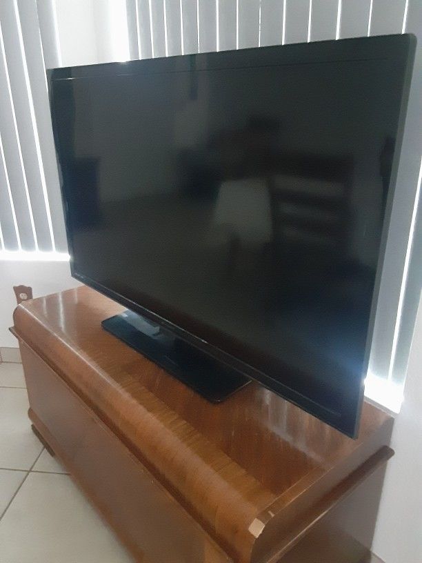 TV 46in