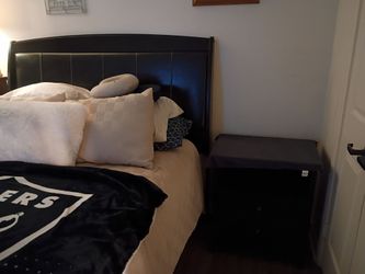 Bedroom furniture set