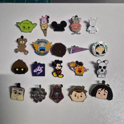 20 Disney trading pins lot set.Tradeable at all disney parks.