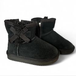 Kids koolaburra By UGG  Size 7