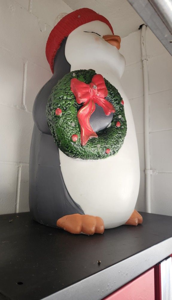 Penguin christmas decor