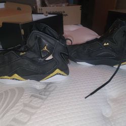 Jordan True Flight - Black/Gold/White (Size 8)
