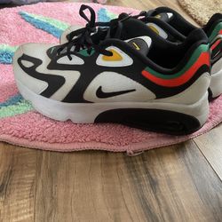 Nike Boys Size 5 1/2
