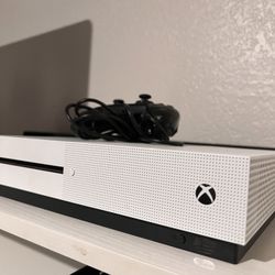 Xbox One with Controller & Games 