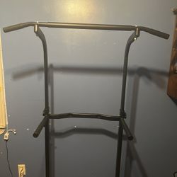 Pull Up Bar Workout Tower 