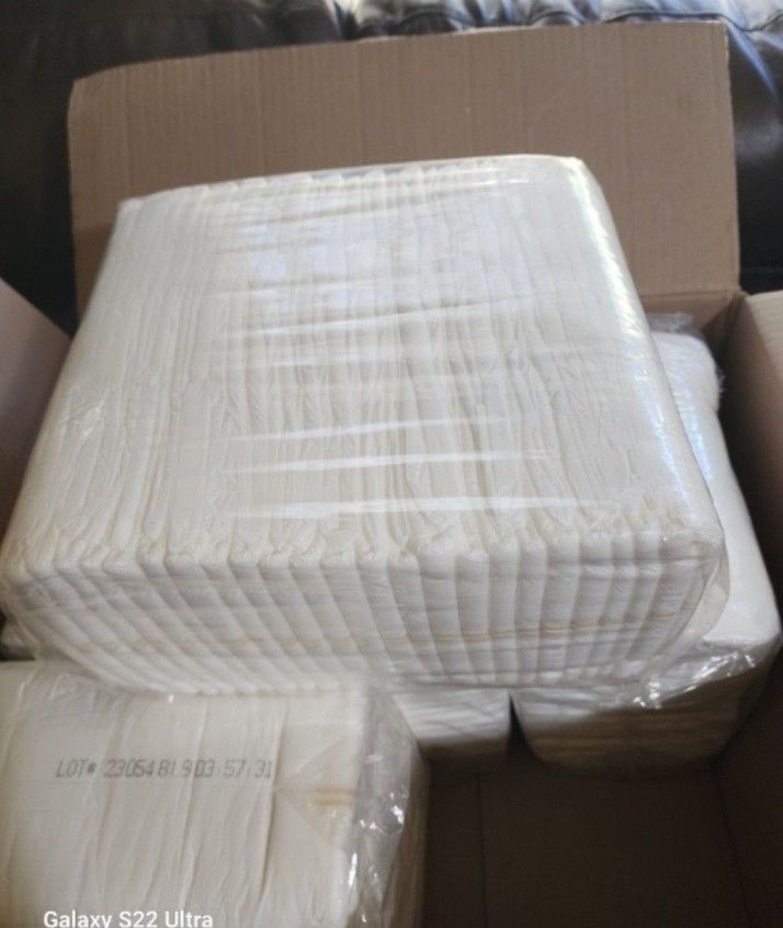 125 Diapers Wing. Size Large  $ 20