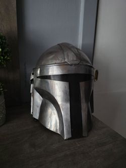 Starwars - The Mandalorian Helmet (battle worn look)