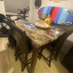 Kitchen / Dining Table And 4 Chairs 