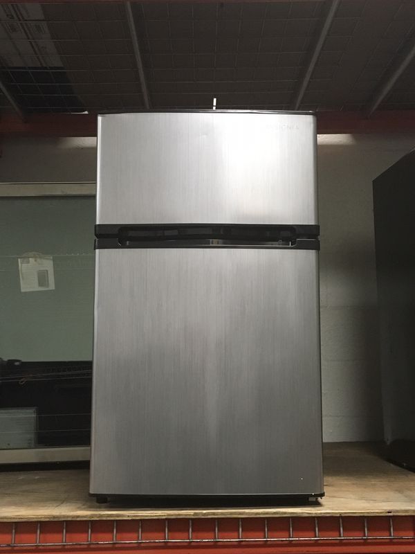 Insignia 3.0 Cu. Ft. Mini Fridge Nevera Refrigerador Refrigerator NS