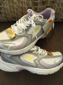 Avia Women's 5000 Performance Lavender/Gray Silver . Size 10  New!!!