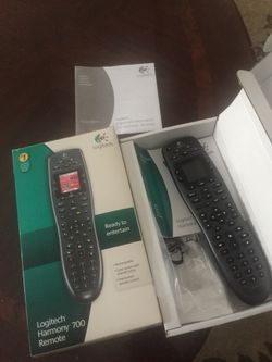 Logitech Harmony 700 Rechargeable Remote with Color Screen