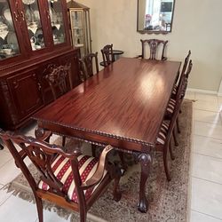 Dining table with 8 chairs - Mohogany color