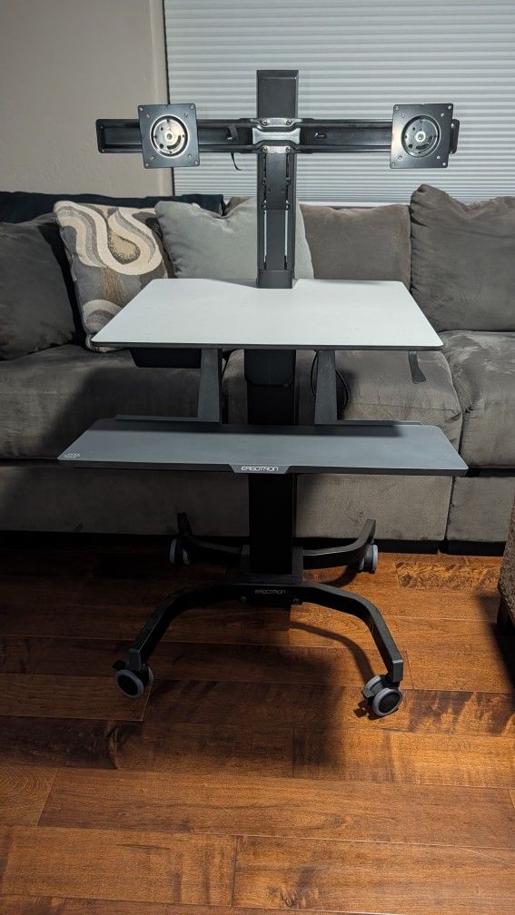 Portable desk With Dual Monitor Attachment