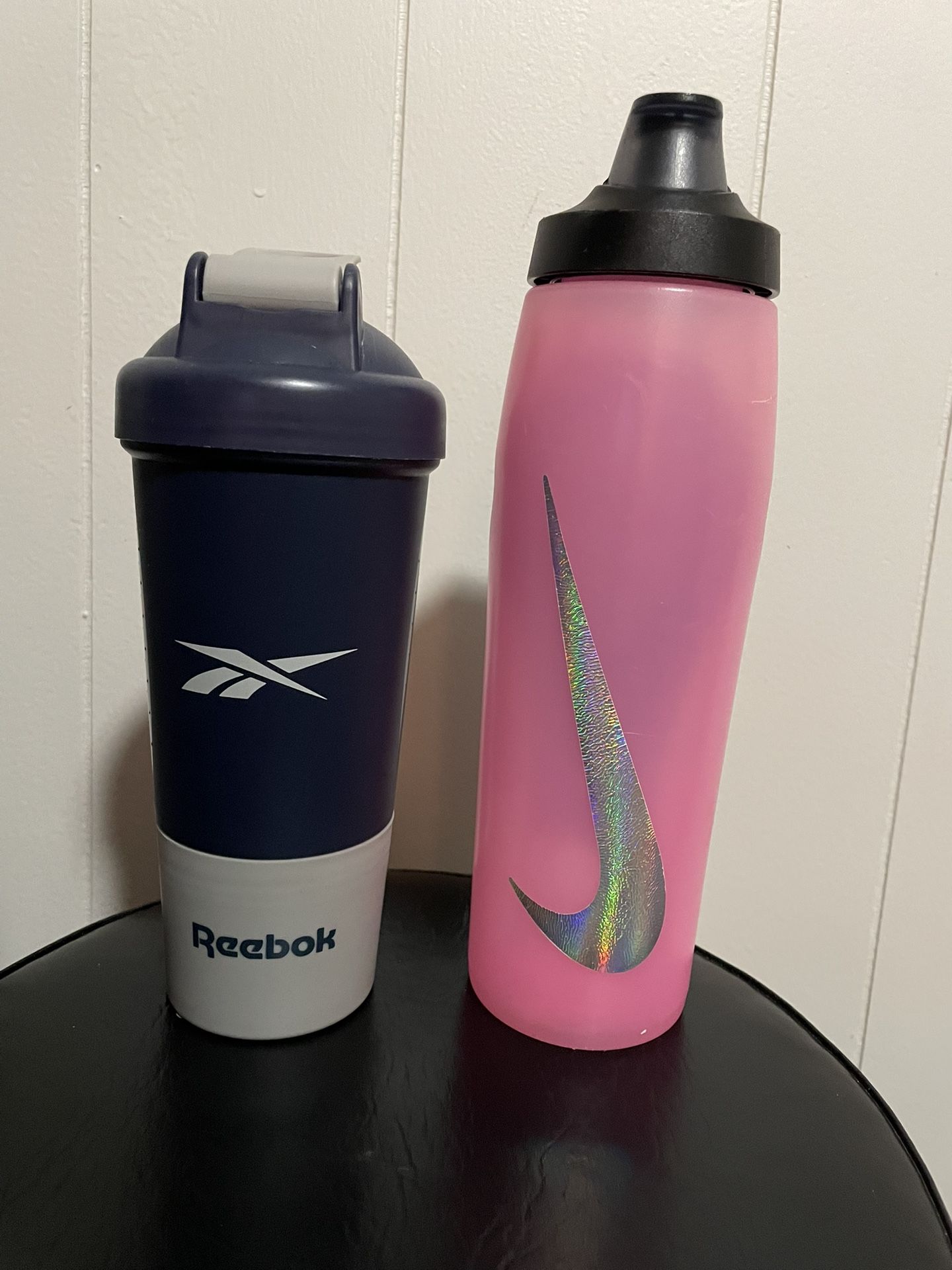 Reebok 17oz Shaker Bottle & Pink Nike Workout Bottle Lot (2)