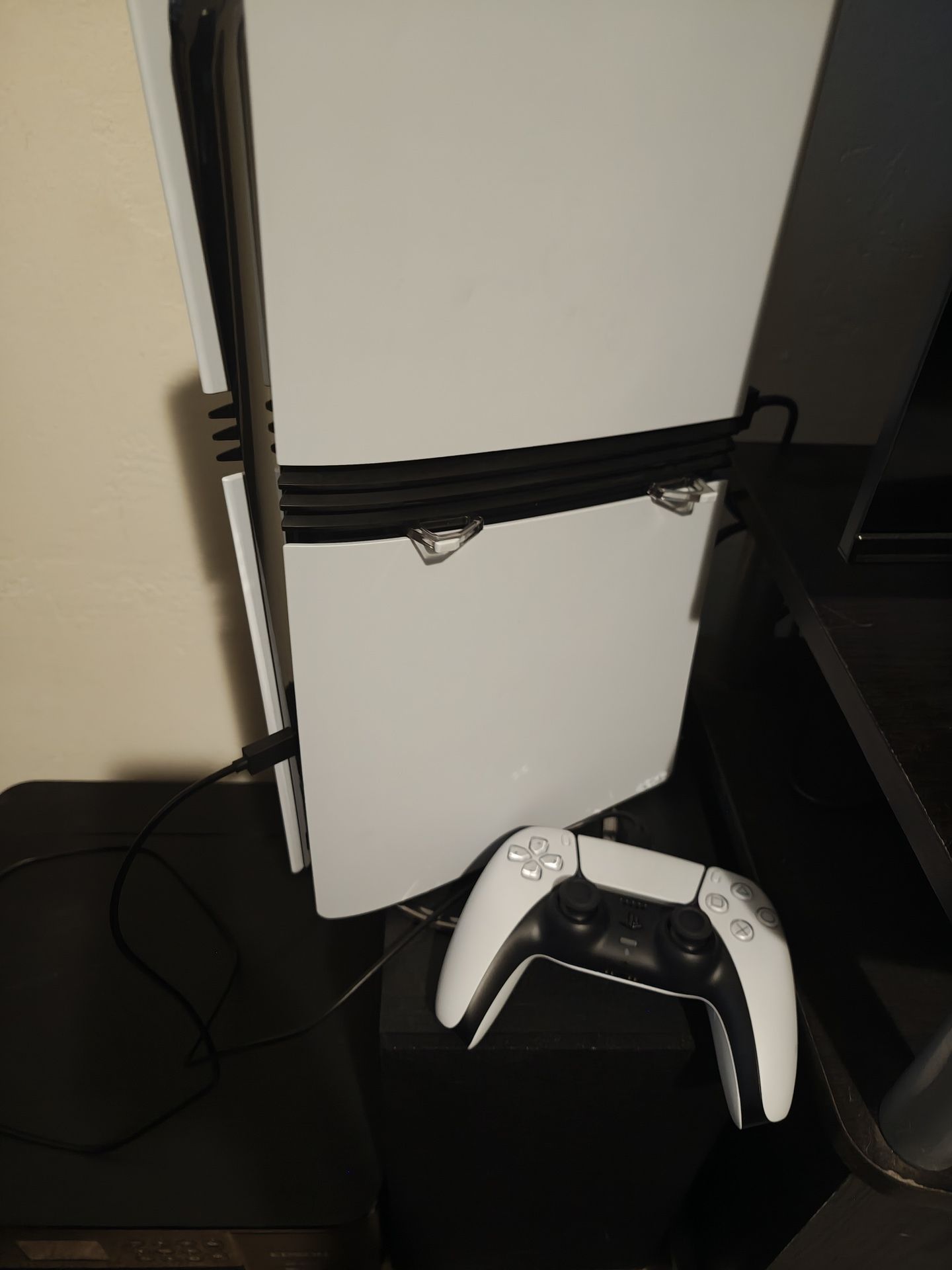 PS5 Pro + Controller + Vertical Stand