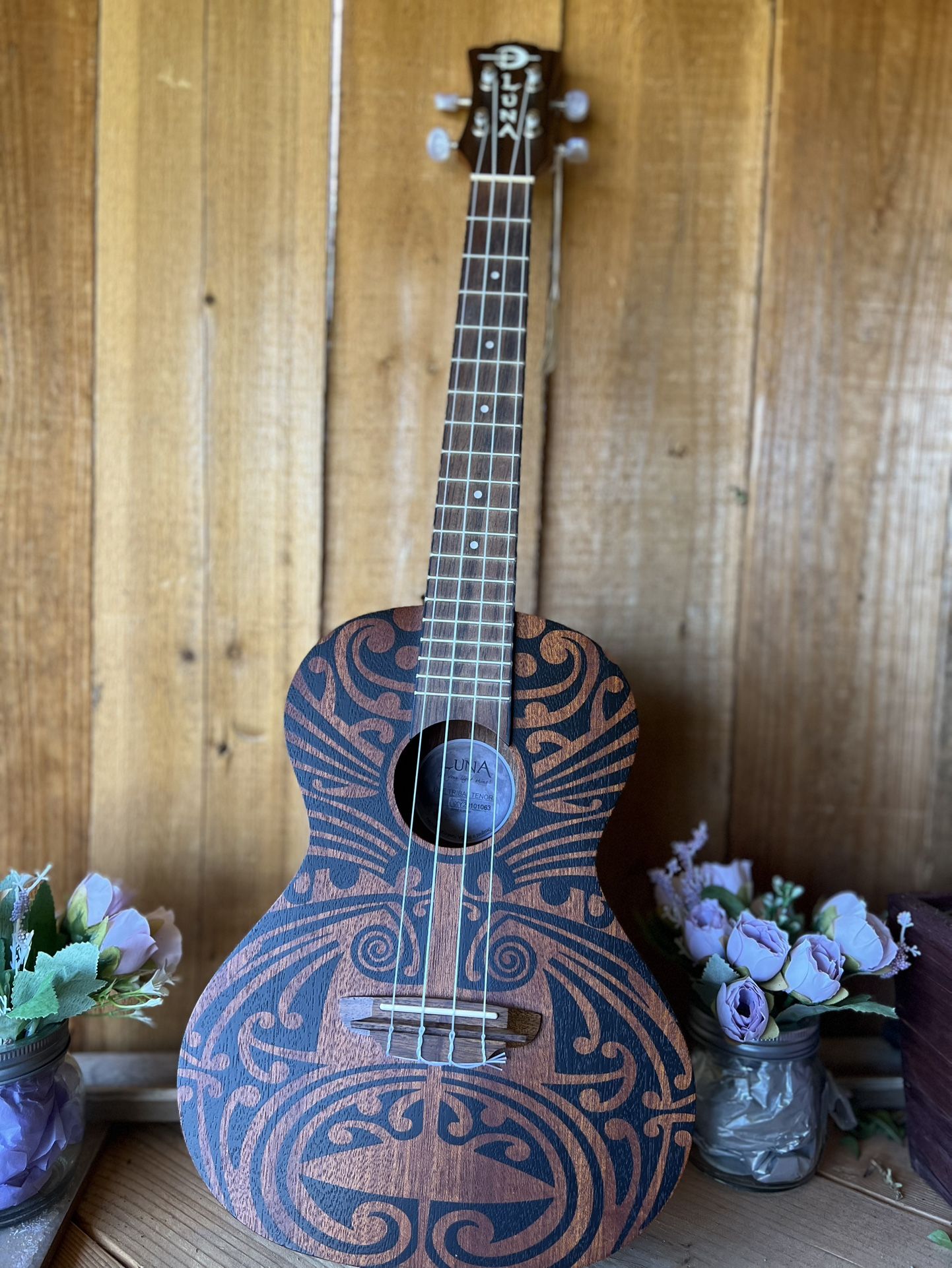 Luna Ukelele tribal tenor