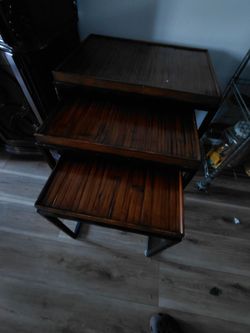 Nesting table