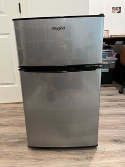 WHIRLPOOL MINI FRIDGE AND FREEZER.