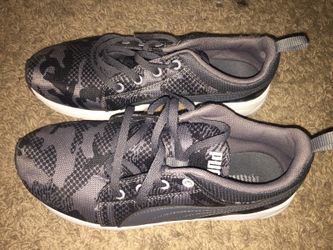 Puma shoes size 51/2