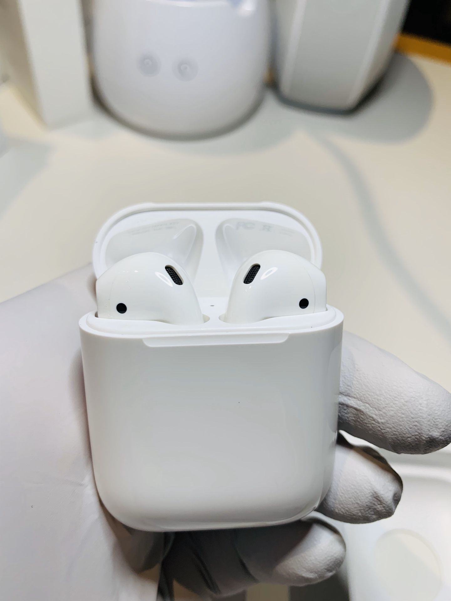 Apple AirPods 2nd Generation Gen 2 (latest model) In Ear Pods Headphones Works Perfect Open Box Authentic Genuine W/ Apple Warranty PRICE FIRM