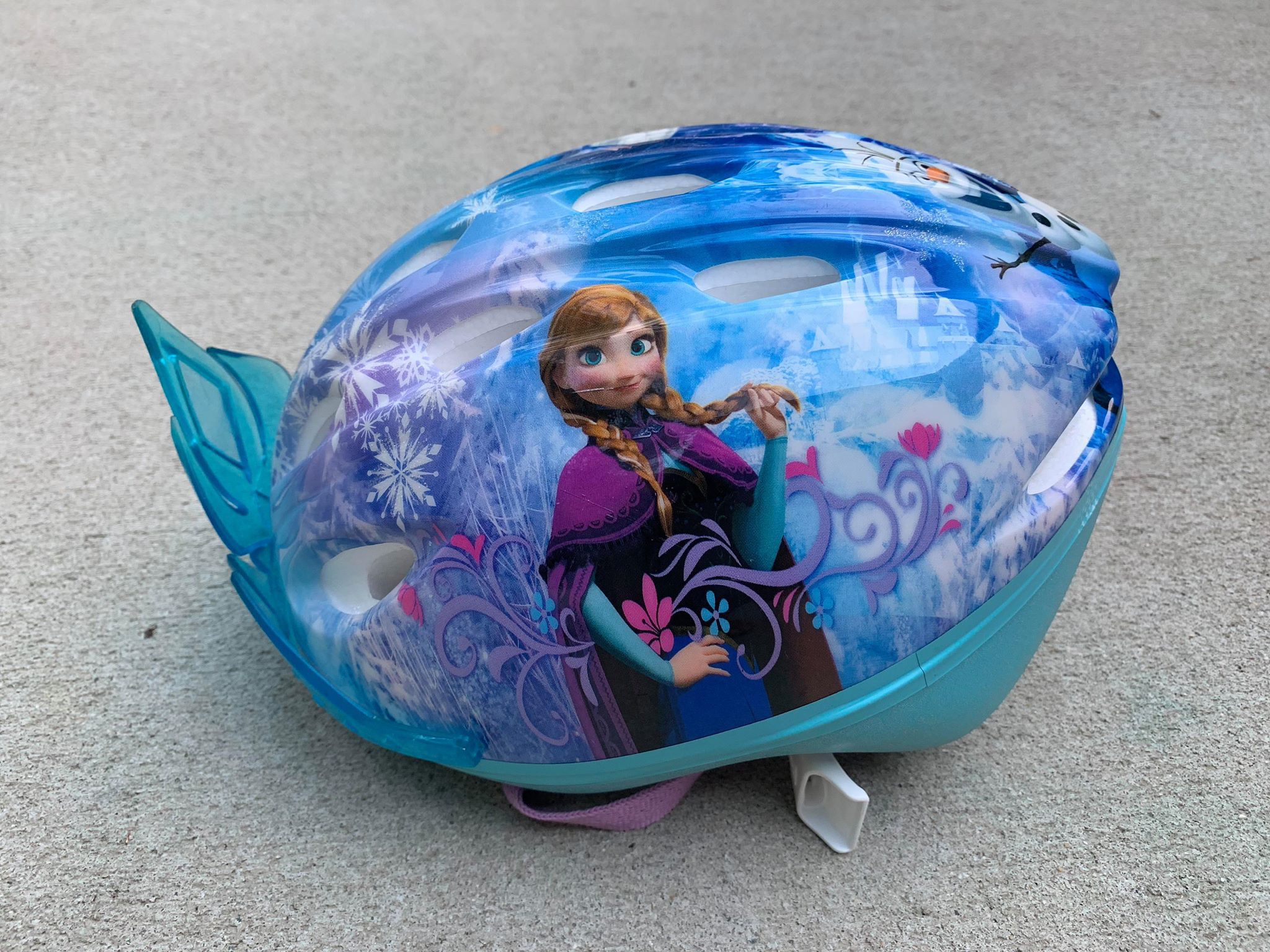 Frozen 3D Tiara Child Bike Helmet