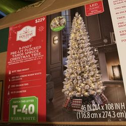 9-FOOT PRE-LIT FLOCKED TAHOE SPRUCE CHRISTMAS TREE ÁRBOL DE NAVIDAD TIPO ABETO DE TAHOE TEXTURIZADO PRE-ILUMINADO DE 2.74 m