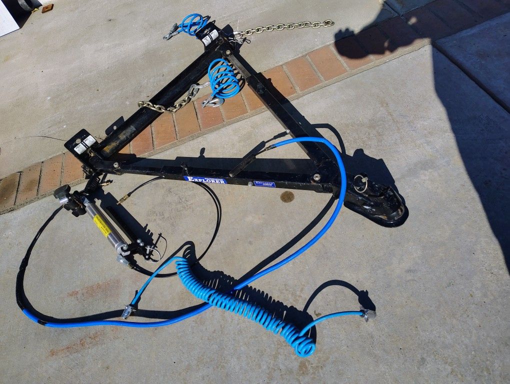 Tow Hitch For RV Or Truck With Brake Control