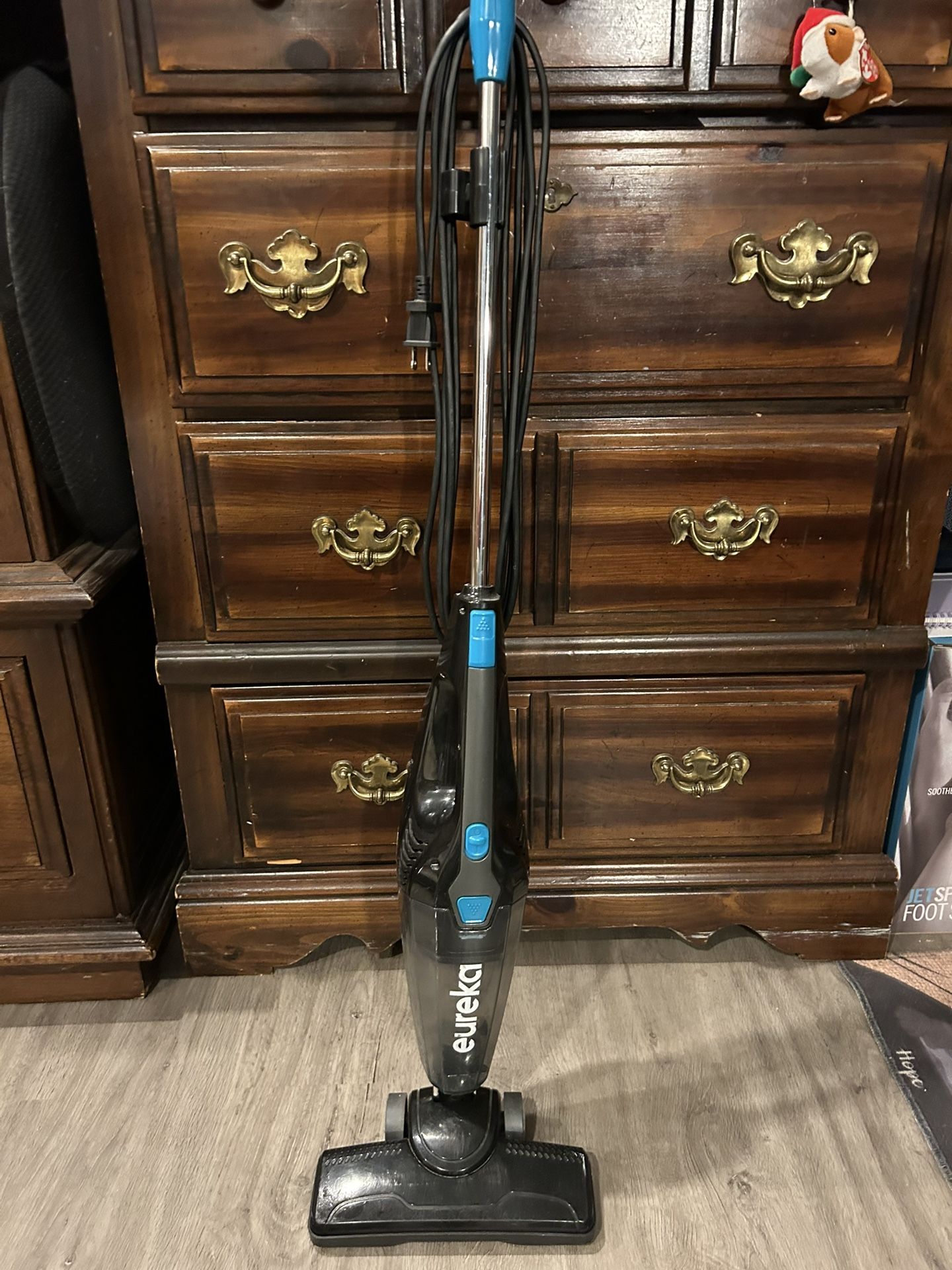 Eureka Blaze 3-1 Swivel Vacuum 