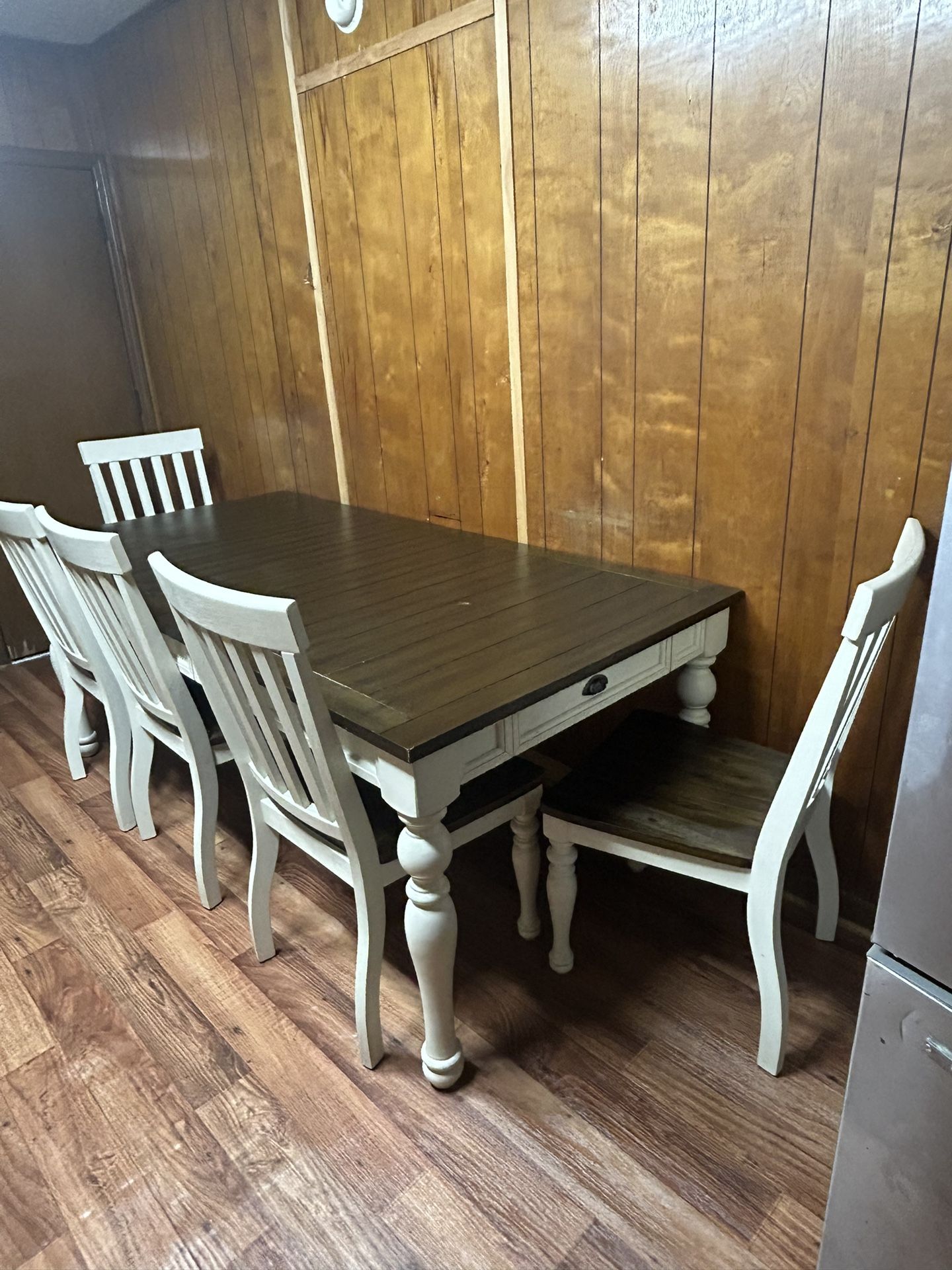 Table With 5 Chairs