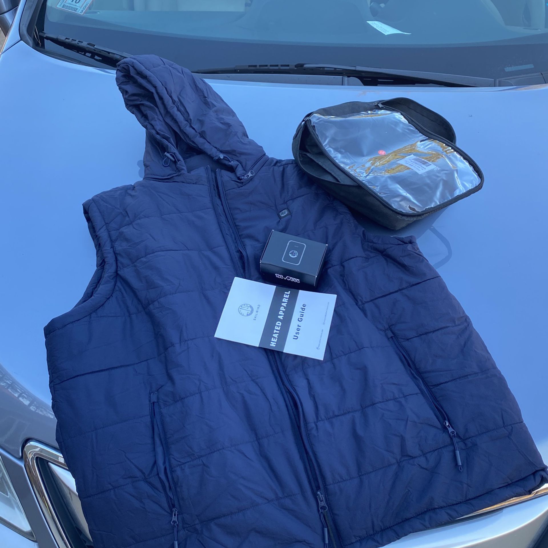 Sailwind Unisex Medium Lightweight Heated Vest Rechargeable Hooded