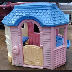 Little tikes house