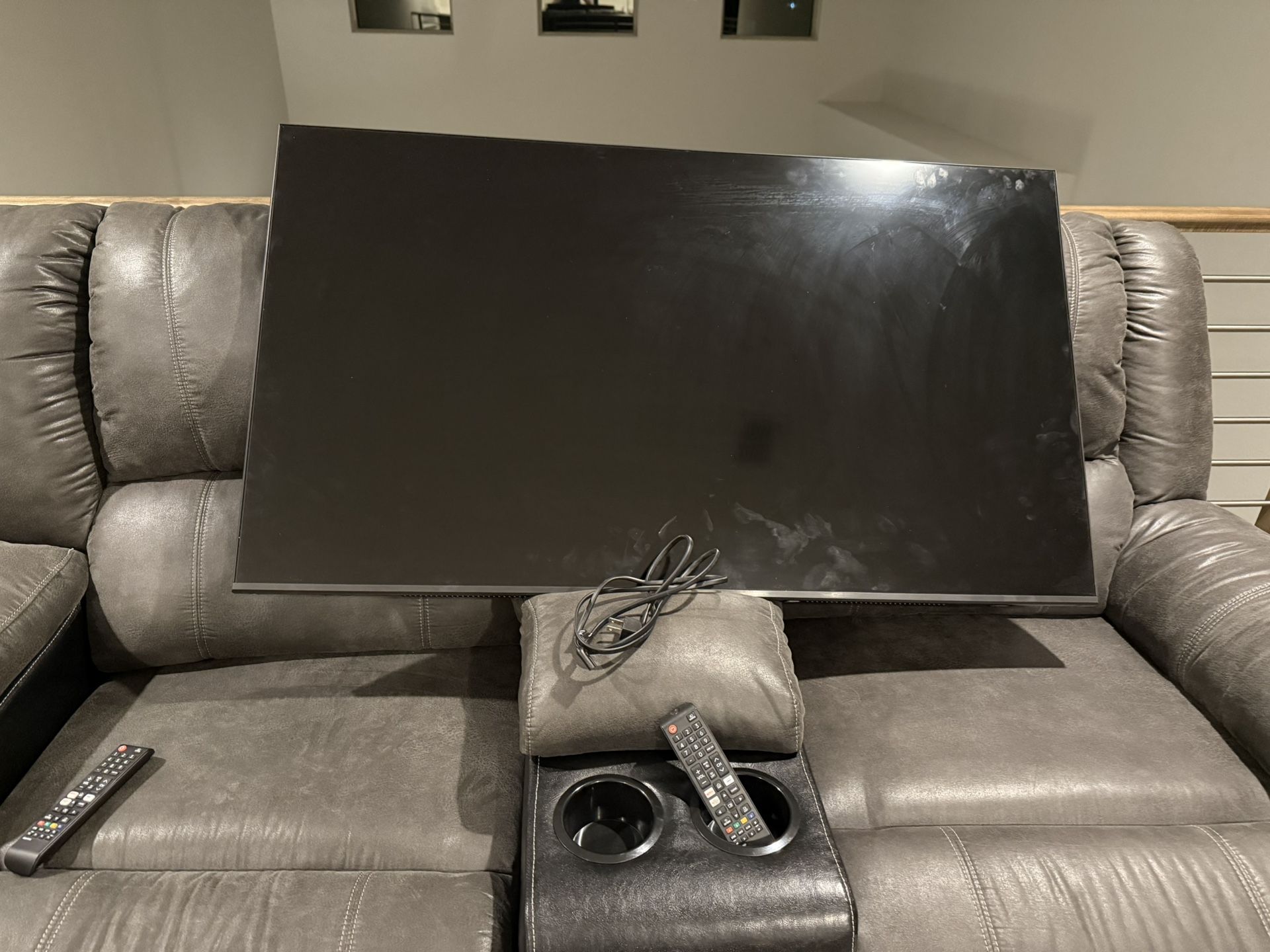 Samsung TV 50 Inch