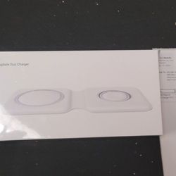 1. APPLE MAGSAFE DUO CAHARGER. WHITE. BRAND NEW.- IN THE PACKAGE.ORIGINAL.
